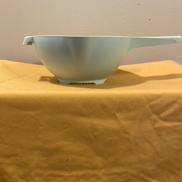 Vintage large  green Tupperware strainer EUC! - Picture 1 of 5